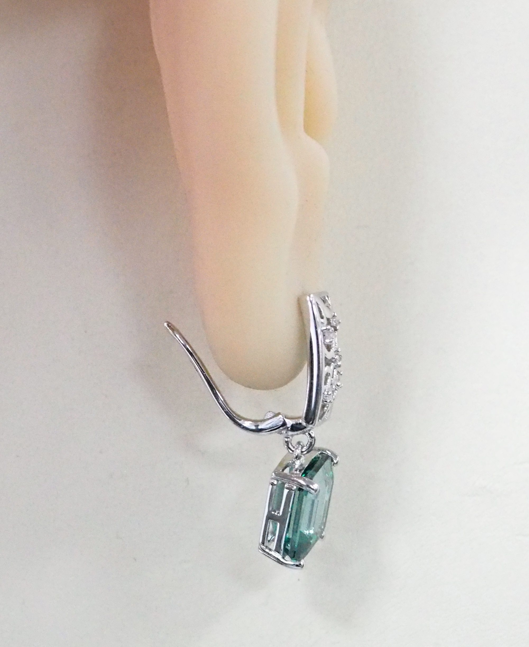 Серебряные серьги 925 пробы; вставки 2 Топаз 7,76ct; 10 Топаз белый 0,1ct;